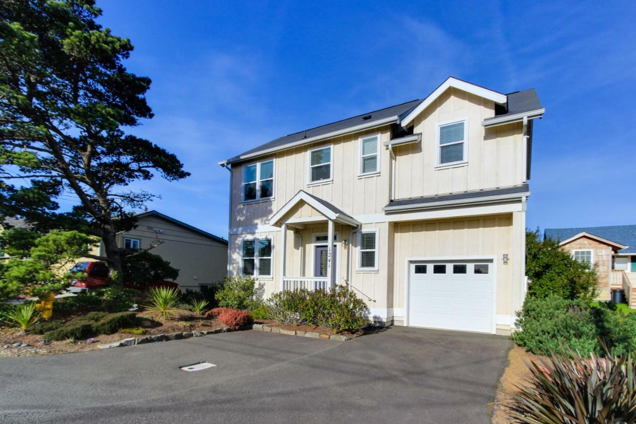 The Yellow Rose House Lincoln City Exterior photo