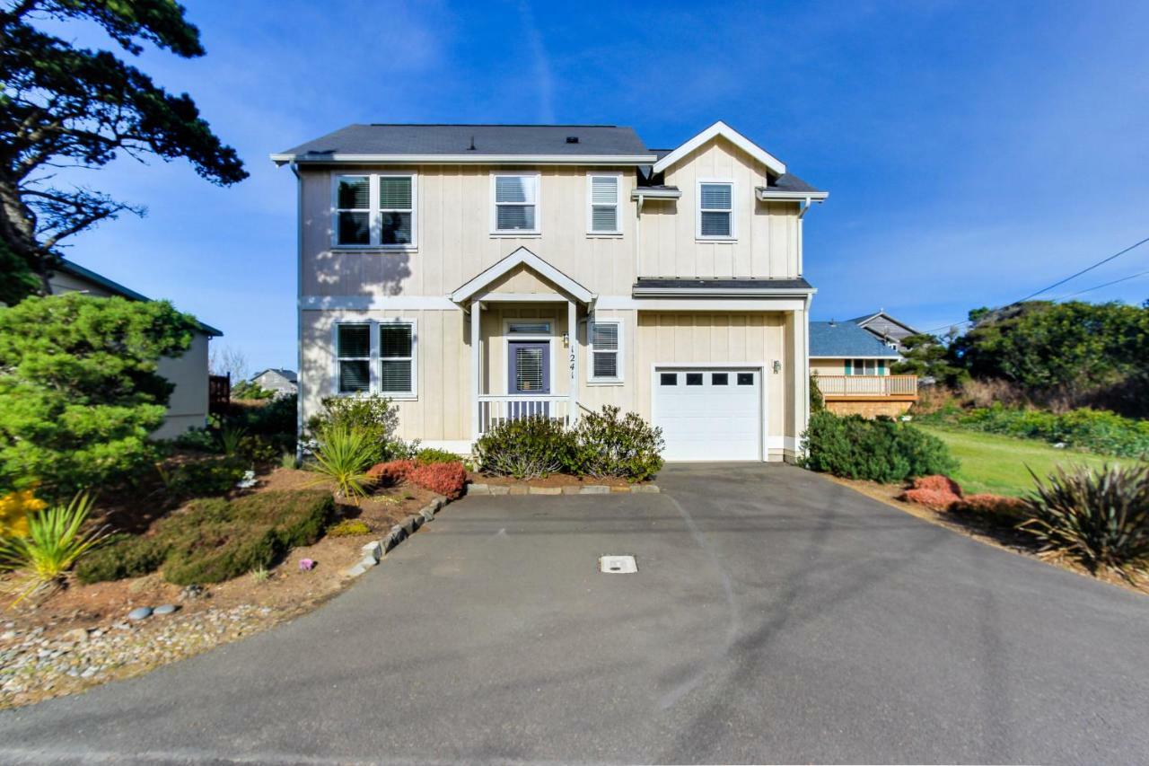 The Yellow Rose House Lincoln City Exterior photo